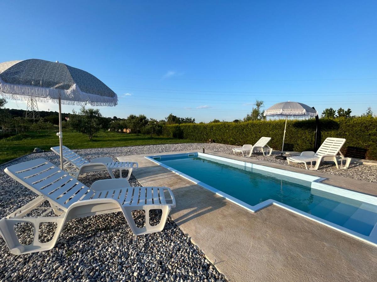 Willa Dora House With Wifi And Outdoor Swimming Pool Pula Zewnętrze zdjęcie
