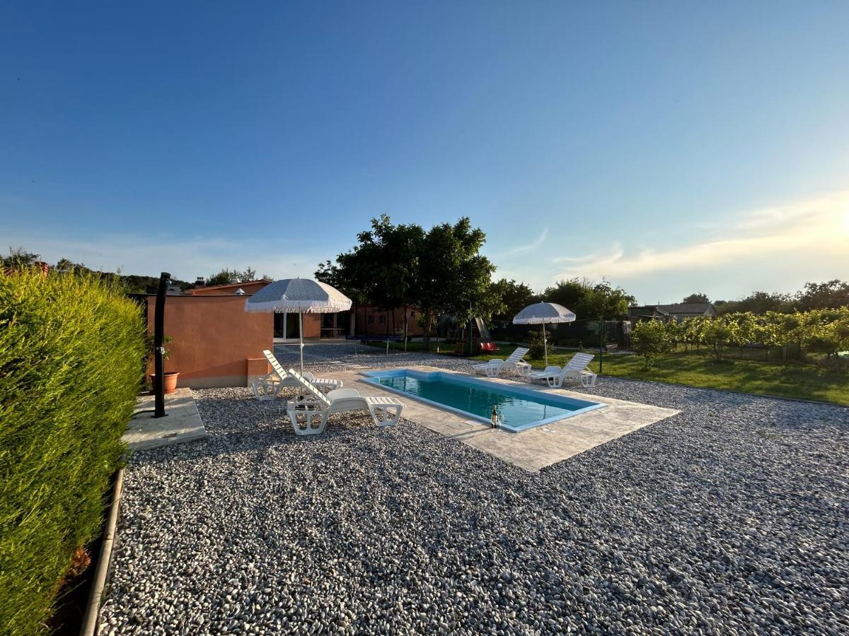 Willa Dora House With Wifi And Outdoor Swimming Pool Pula Zewnętrze zdjęcie