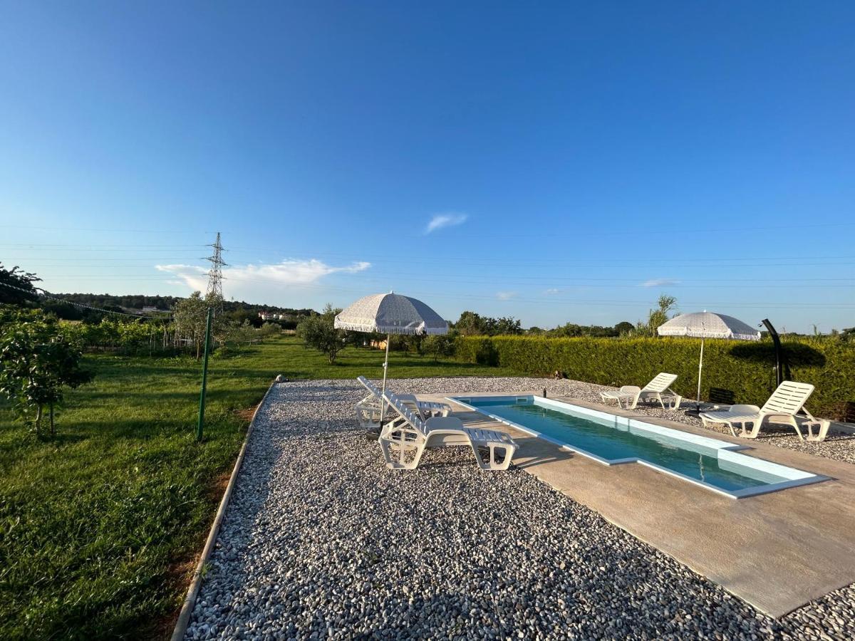 Willa Dora House With Wifi And Outdoor Swimming Pool Pula Zewnętrze zdjęcie